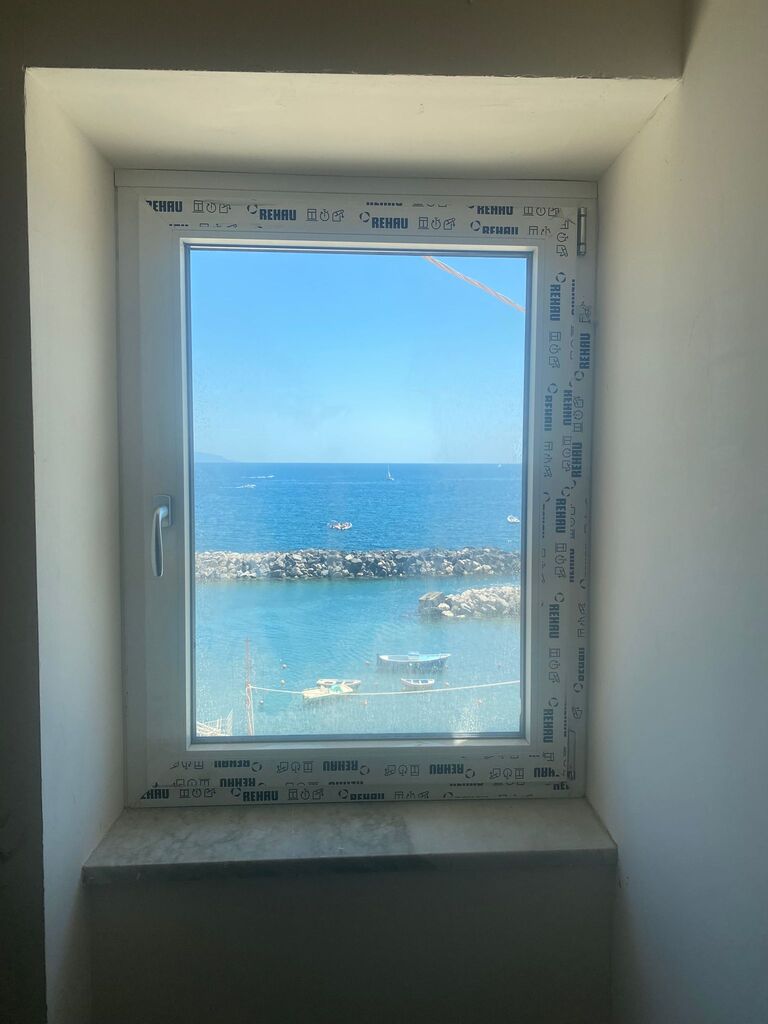 Finestra pvc Bianca vista Mare